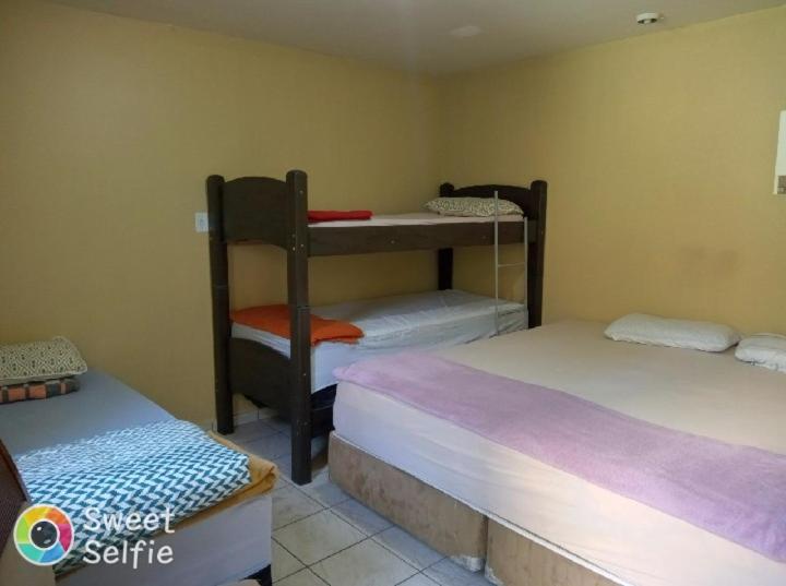 Hostel Office- Hospedagem Climatizada Quartos E Apartamentos Privativos إكستريما المظهر الخارجي الصورة