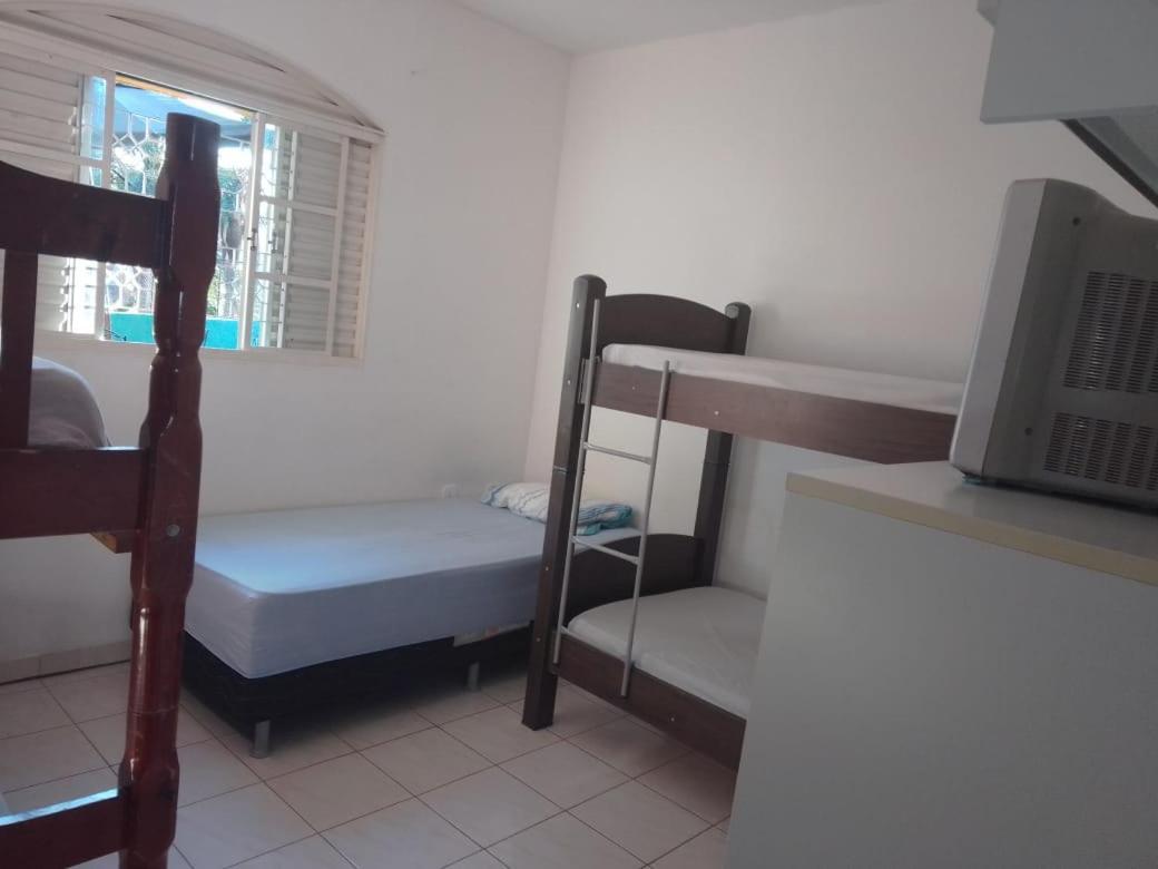 Hostel Office- Hospedagem Climatizada Quartos E Apartamentos Privativos إكستريما المظهر الخارجي الصورة